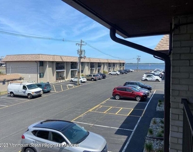 330 Shore Drive - Photo Thumbnail 6