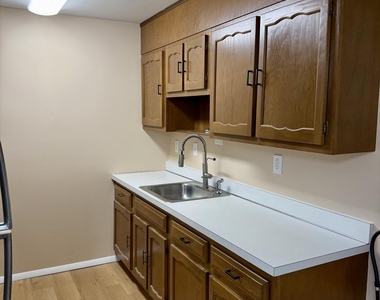 840 E Inverness Court - Photo Thumbnail 9