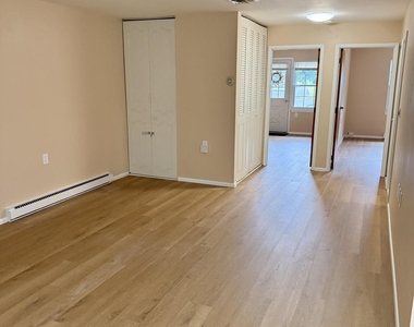 840 E Inverness Court - Photo Thumbnail 2
