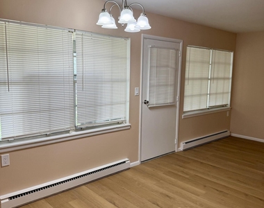 840 E Inverness Court - Photo Thumbnail 10