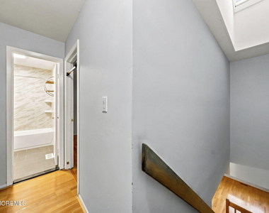 276 Longwood Drive - Photo Thumbnail 11
