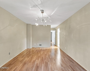 276 Longwood Drive - Photo Thumbnail 15