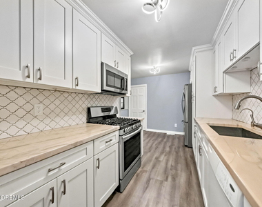 276 Longwood Drive - Photo Thumbnail 5