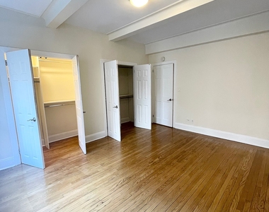 West 79 Street - Photo Thumbnail 7