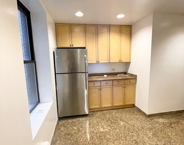 West 79 Street - Photo Thumbnail 11