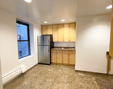 West 79 Street - Photo Thumbnail 13
