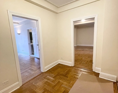 West 79 Street - Photo Thumbnail 8