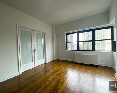 E 89 St - Photo Thumbnail 1