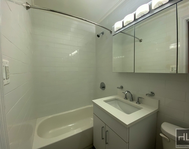 E 89 St - Photo Thumbnail 4