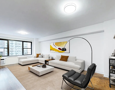 East 57 Street - Photo Thumbnail 1