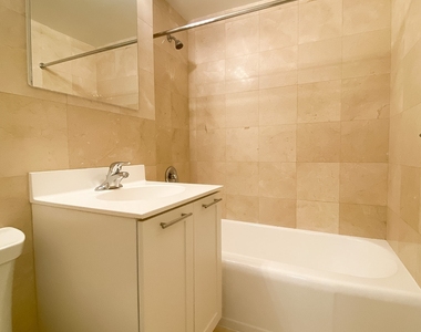 East 55 Street - Photo Thumbnail 3