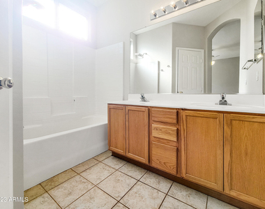 14173 W Weldon Avenue - Photo Thumbnail 21