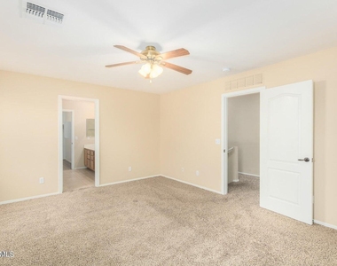 17034 W Rimrock Street - Photo Thumbnail 4