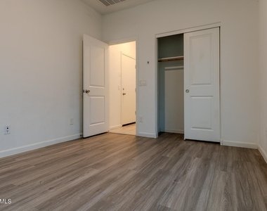 9210 W Willow Bend Lane - Photo Thumbnail 30