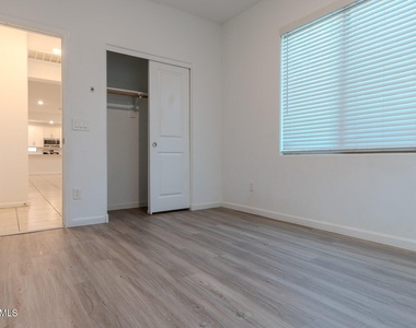9210 W Willow Bend Lane - Photo Thumbnail 26