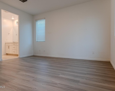 9210 W Willow Bend Lane - Photo Thumbnail 27
