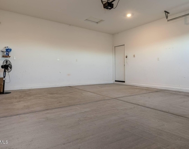 9210 W Willow Bend Lane - Photo Thumbnail 33