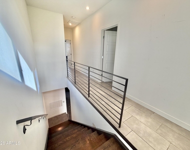 3233 N 70th Street - Photo Thumbnail 14