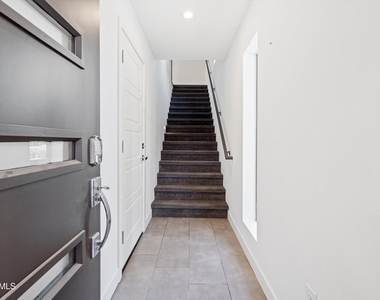 3233 N 70th Street - Photo Thumbnail 2