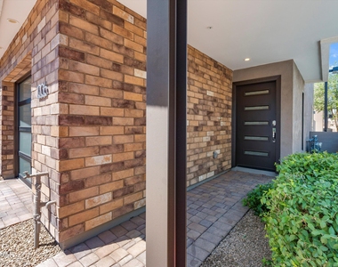 3233 N 70th Street - Photo Thumbnail 1