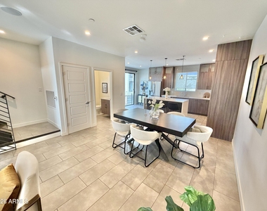 3233 N 70th Street - Photo Thumbnail 7