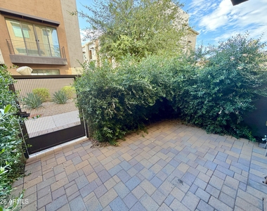 3233 N 70th Street - Photo Thumbnail 31