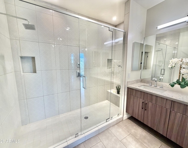 3233 N 70th Street - Photo Thumbnail 26
