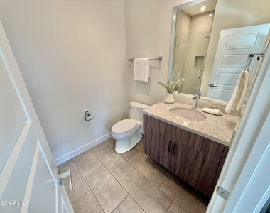 3233 N 70th Street - Photo Thumbnail 17