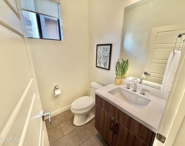 3233 N 70th Street - Photo Thumbnail 12