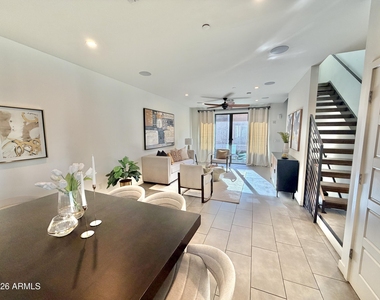 3233 N 70th Street - Photo Thumbnail 11