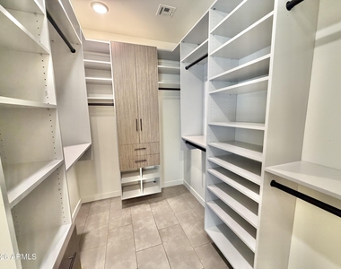3233 N 70th Street - Photo Thumbnail 27