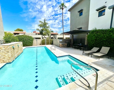 3233 N 70th Street - Photo Thumbnail 32