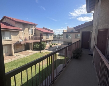 4828 W Orangewood Avenue - Photo Thumbnail 16