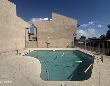 4828 W Orangewood Avenue - Photo Thumbnail 19