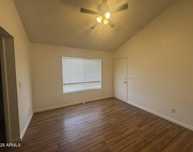 4828 W Orangewood Avenue - Photo Thumbnail 10