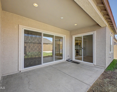 7646 W Desert Spoon Drive - Photo Thumbnail 40