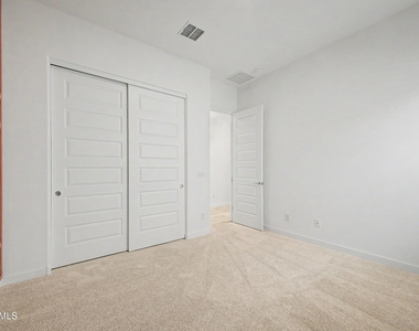 7646 W Desert Spoon Drive - Photo Thumbnail 32