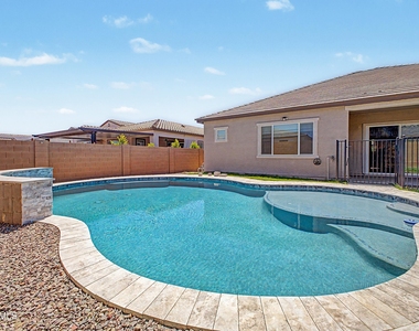 7646 W Desert Spoon Drive - Photo Thumbnail 45