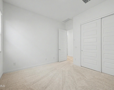 7646 W Desert Spoon Drive - Photo Thumbnail 30