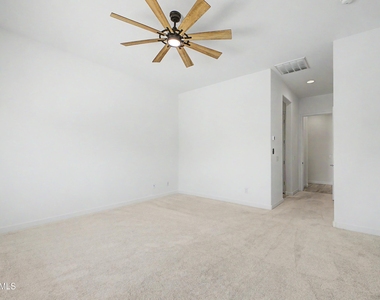 7646 W Desert Spoon Drive - Photo Thumbnail 23