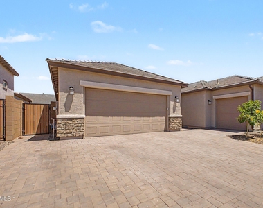 7646 W Desert Spoon Drive - Photo Thumbnail 3