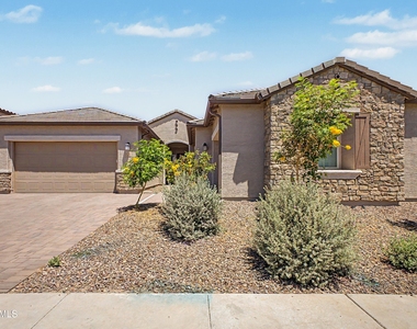 7646 W Desert Spoon Drive - Photo Thumbnail 1