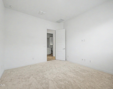 7646 W Desert Spoon Drive - Photo Thumbnail 35
