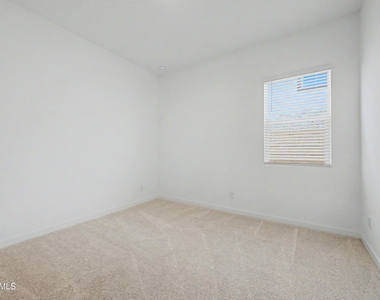 7646 W Desert Spoon Drive - Photo Thumbnail 29