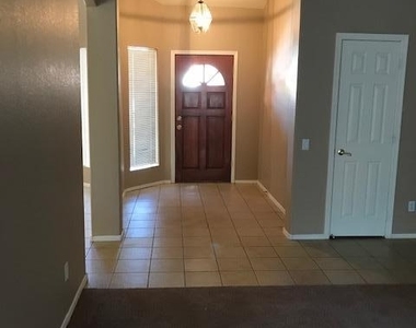 724 N Yucca Street - Photo Thumbnail 8