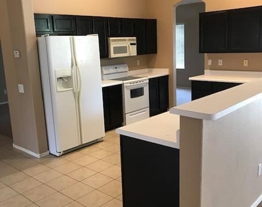 724 N Yucca Street - Photo Thumbnail 2