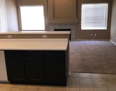 724 N Yucca Street - Photo Thumbnail 4