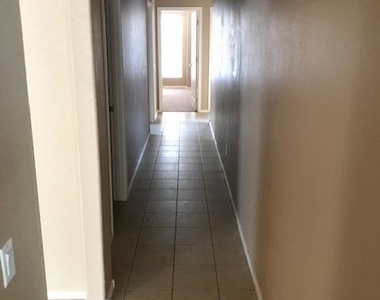 724 N Yucca Street - Photo Thumbnail 20
