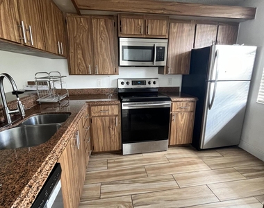 3636 Whitehall Drive - Photo Thumbnail 11