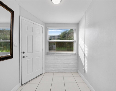 205 Palm Street - Photo Thumbnail 1